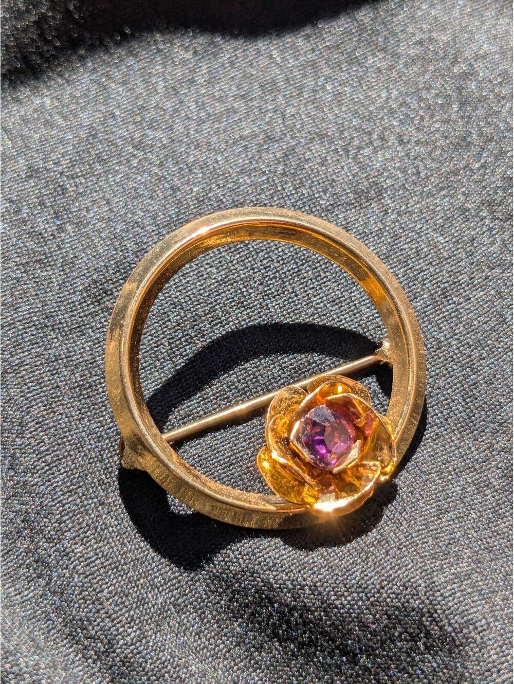 Vintage Gold Tone Circular Brooch with Purple Amethyst Stone